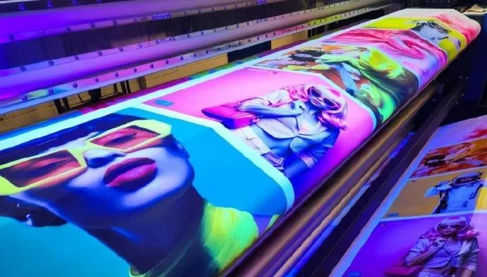 UV平板打印机操作指南：9大危险操作详解